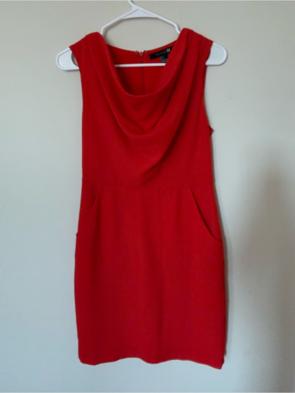 Red Sleeveless  Neck Shift Dress